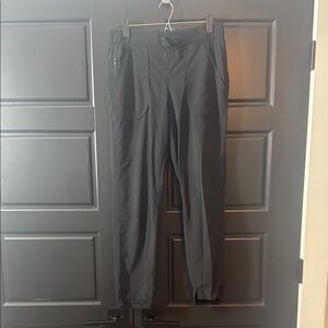 All in Motion Black Cropped Ankle Pants